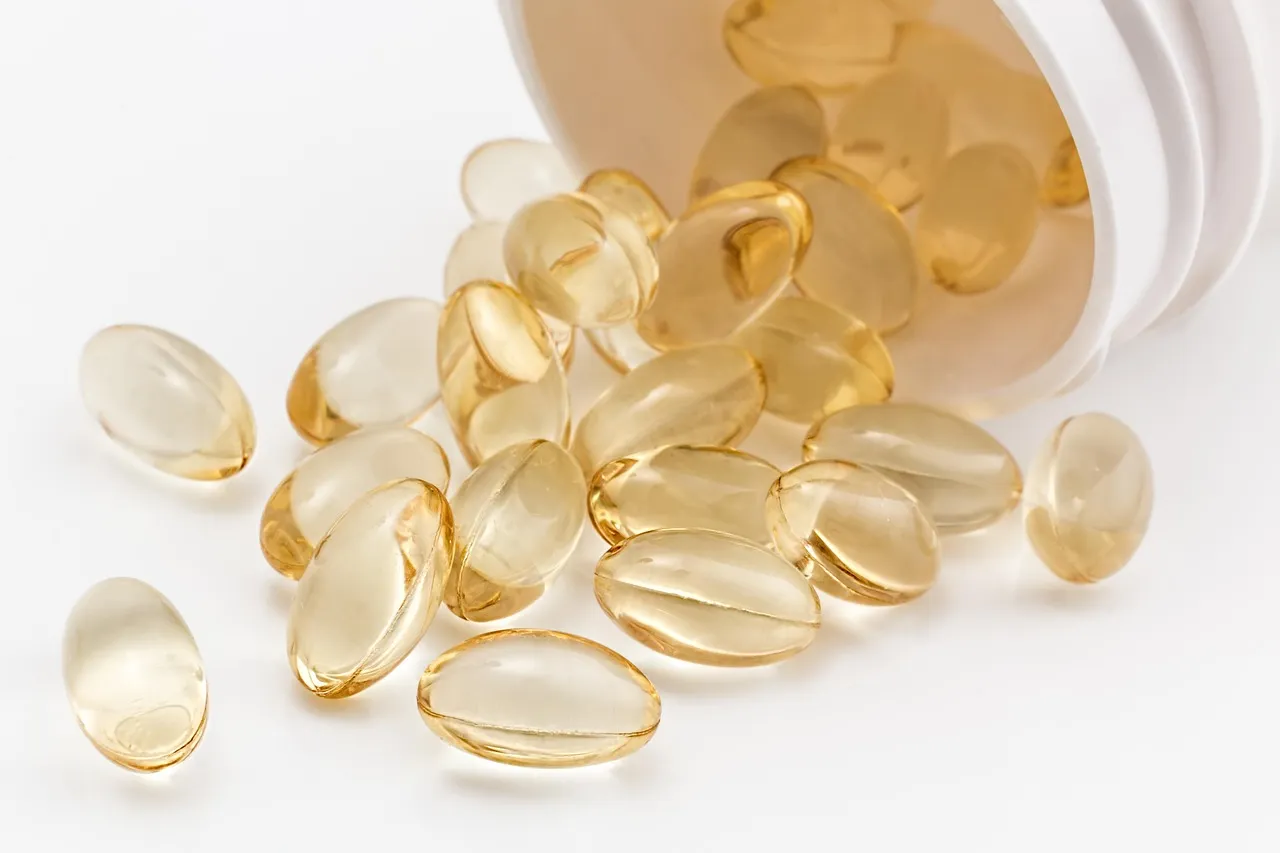 Pill, gel capsule, medicine — illustrating Am I a GLP-1 Non-Responder? How to Tell