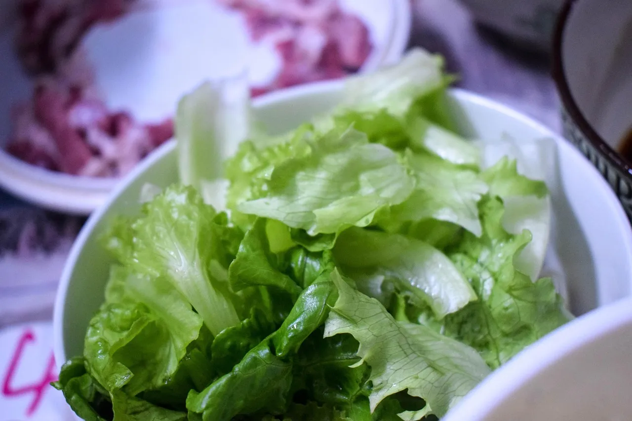 Lettuce, lettuce leaves, bowl of lettuce — illustrating Best Electrolyte Drinks for GLP-1 Users (+ DIY Recipe)