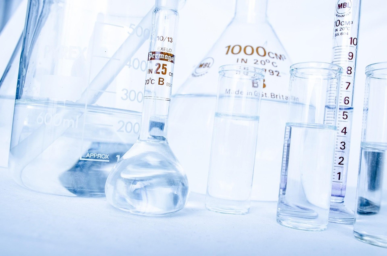 Laboratory glassware and flasks used for chemical preparation, illustrating the compounding process behind non-branded semaglutide products