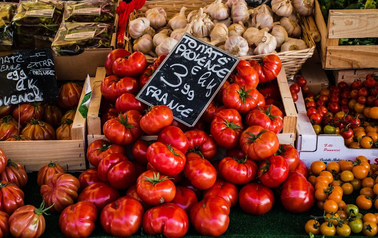 Tomatoes, garlic, greens — illustrating Do You Have to Reach the Maximum GLP-1 Dose?