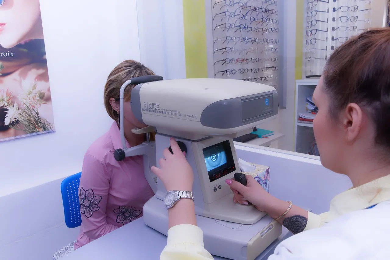 Visual, visual test, vision — illustrating GLP-1s and Kidney Outcomes: The FLOW Trial, Explained
