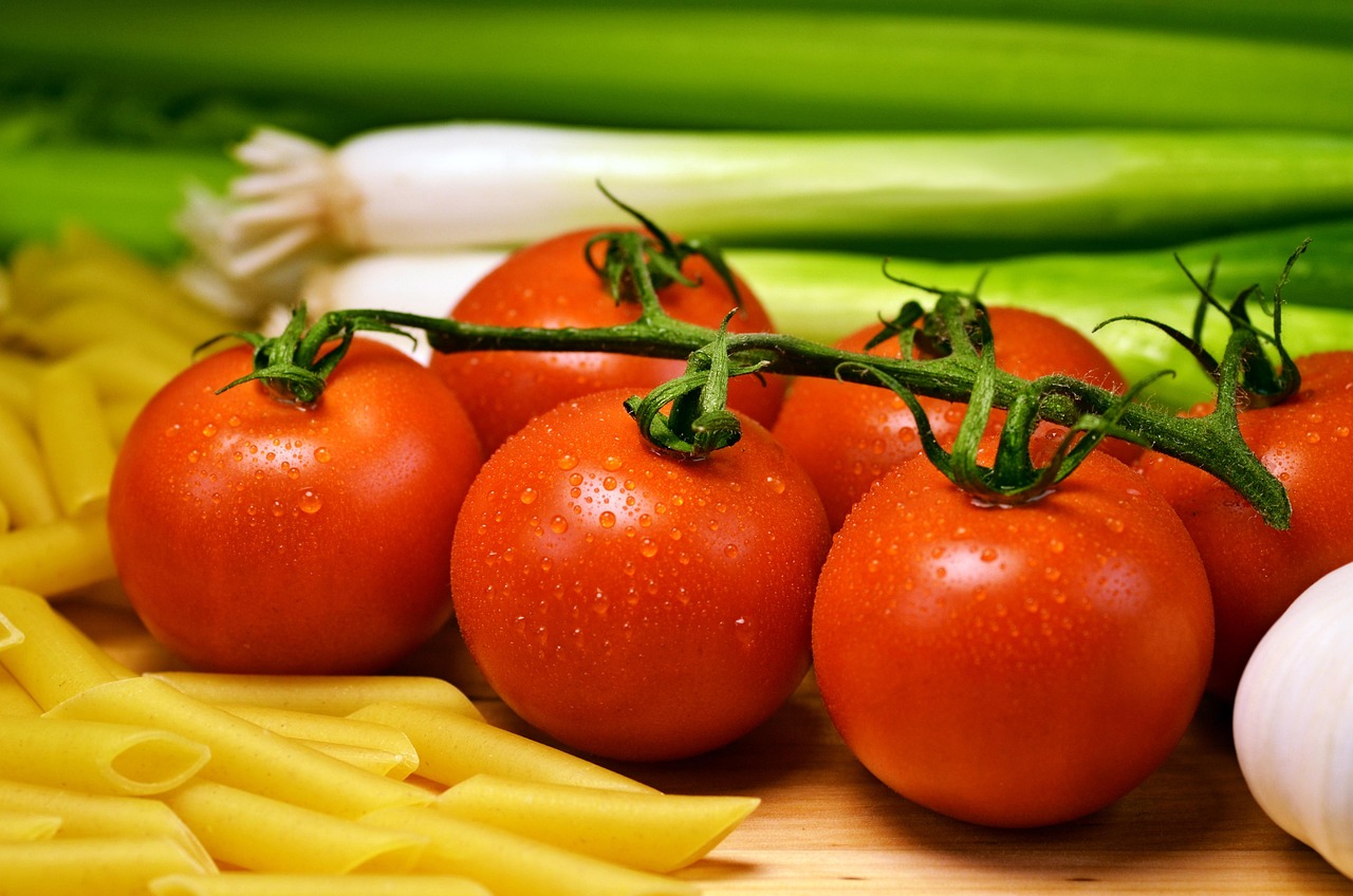 Tomatoes, pasta, food — illustrating GLP-1s in Type 2 Diabetes vs Obesity: Different Goals