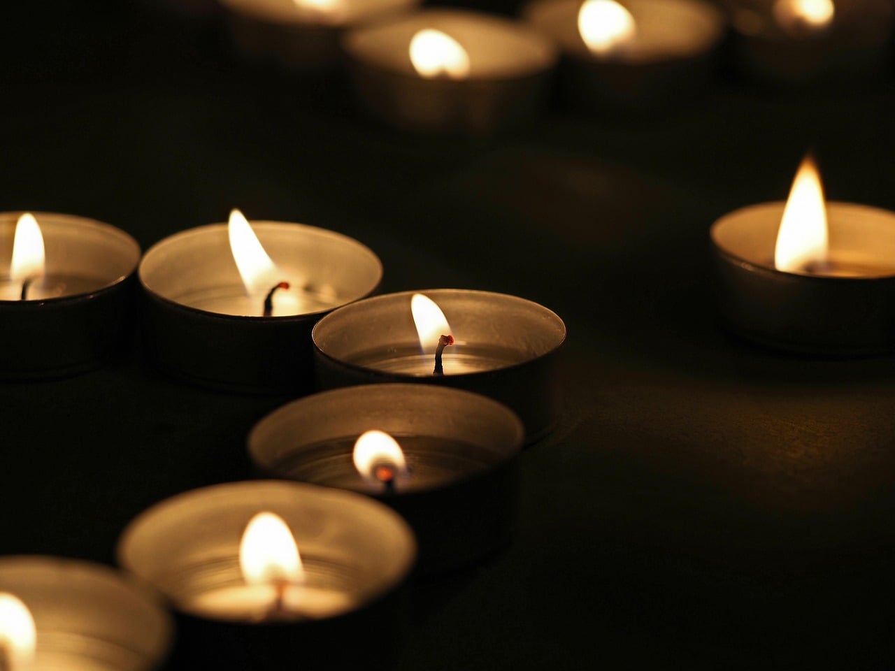 Candles, lights, advent — illustrating Hormesis: Why a Little Stress Helps