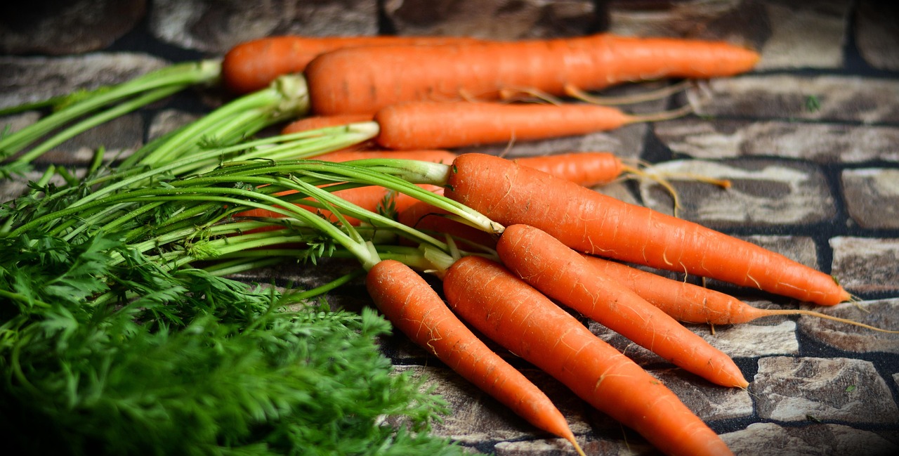 Carrots, vegetables, harvest — illustrating How GLP-1, GIP, and Glucagon Differ