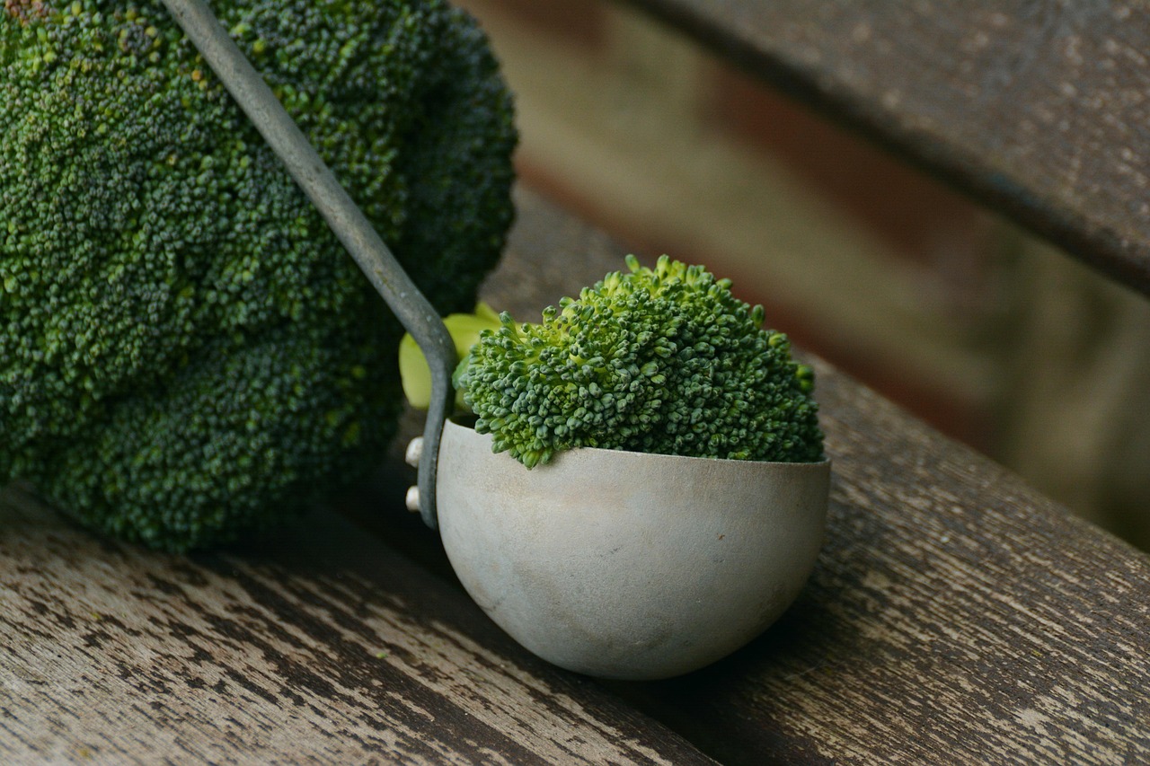 Broccoli, vegetables, healthy — illustrating Ozempic vs Mounjaro: Which and For Whom