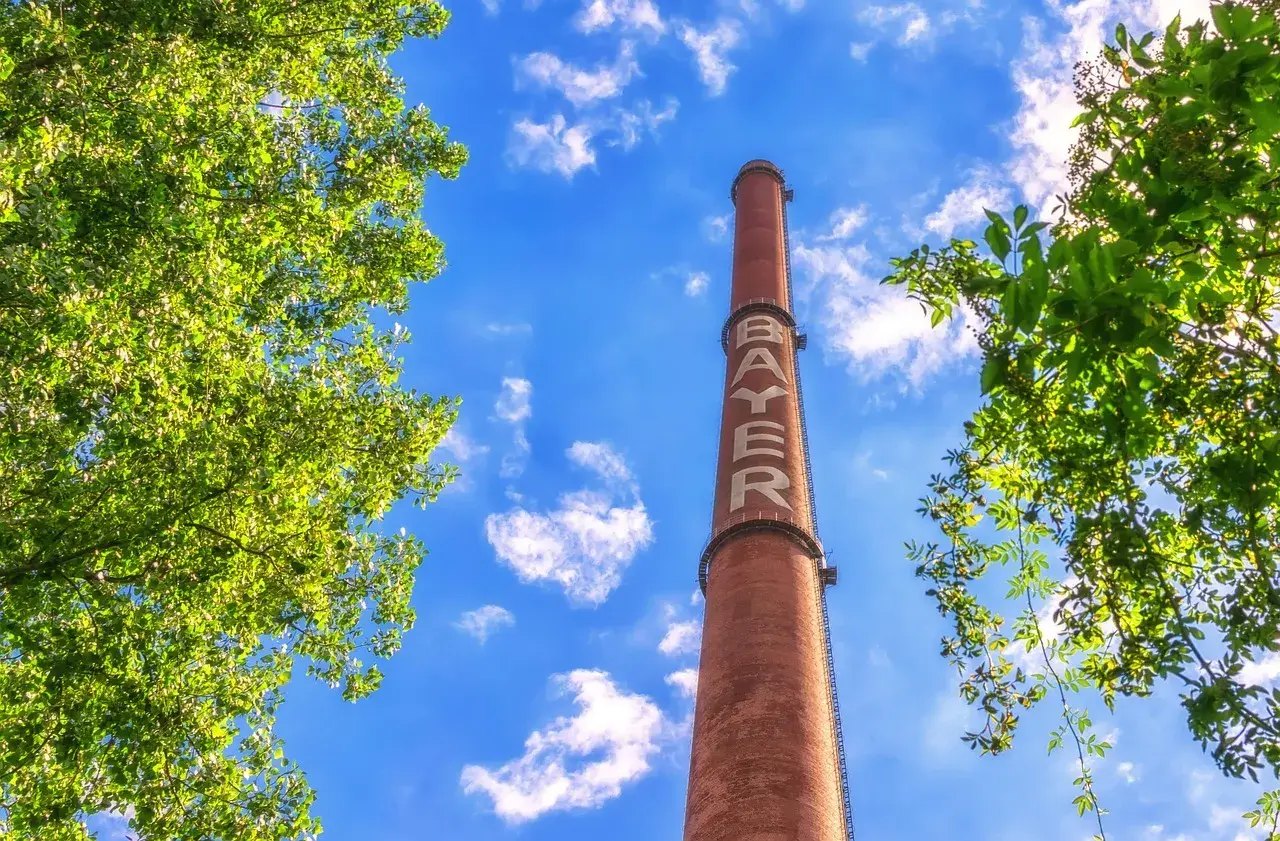 Chimney, eat, industry — illustrating Peaks, Troughs, and Fluctuation: How Dosing Frequency Shapes the Swing