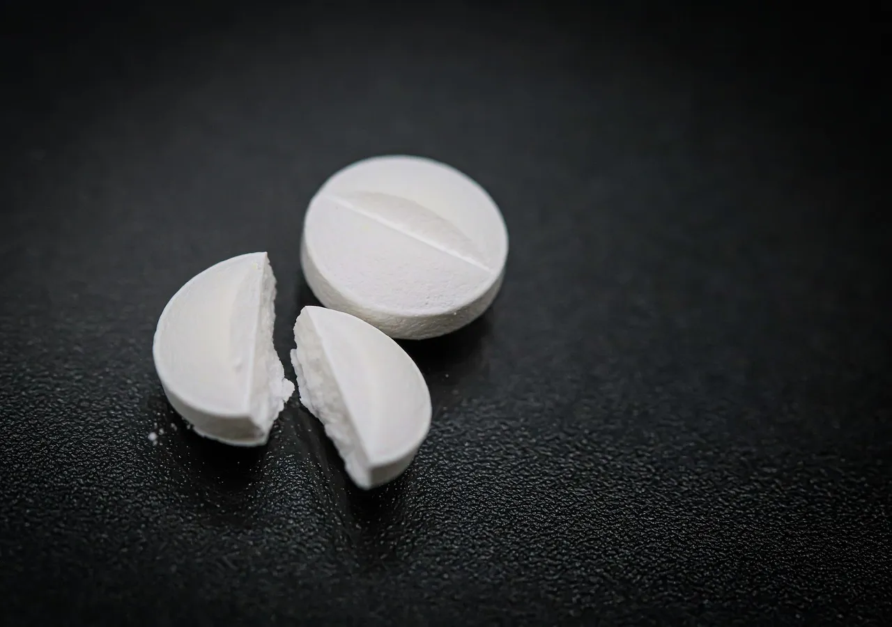 Tablet, medicine, nutritional supplements — illustrating Peptide Stacking: Why Combining Compounds Multiplies Unknowns