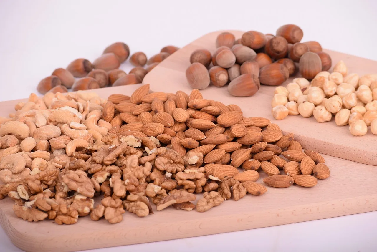 Nuts, almonds, seeds — illustrating Turning a Protein Target Into Daily Grams